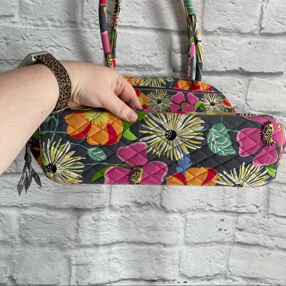 PREOWNED VERS BRADLEY FLORAL SHOULDER BAG PINK GREY ORANGE - Picture 4 of 6